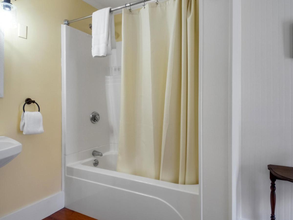 The Thistle Inn Boothbay Harbor Εξωτερικό φωτογραφία